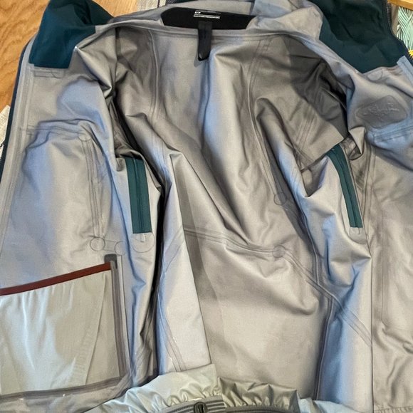 Arc’teryx Sentinel Jacket - Size Small - Picture 6 of 7